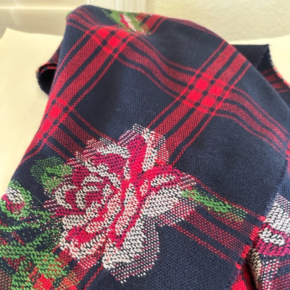 Gucci Wool Red & Blue Plaid Embroidered Rose Scarf - Picture 2 of 8
